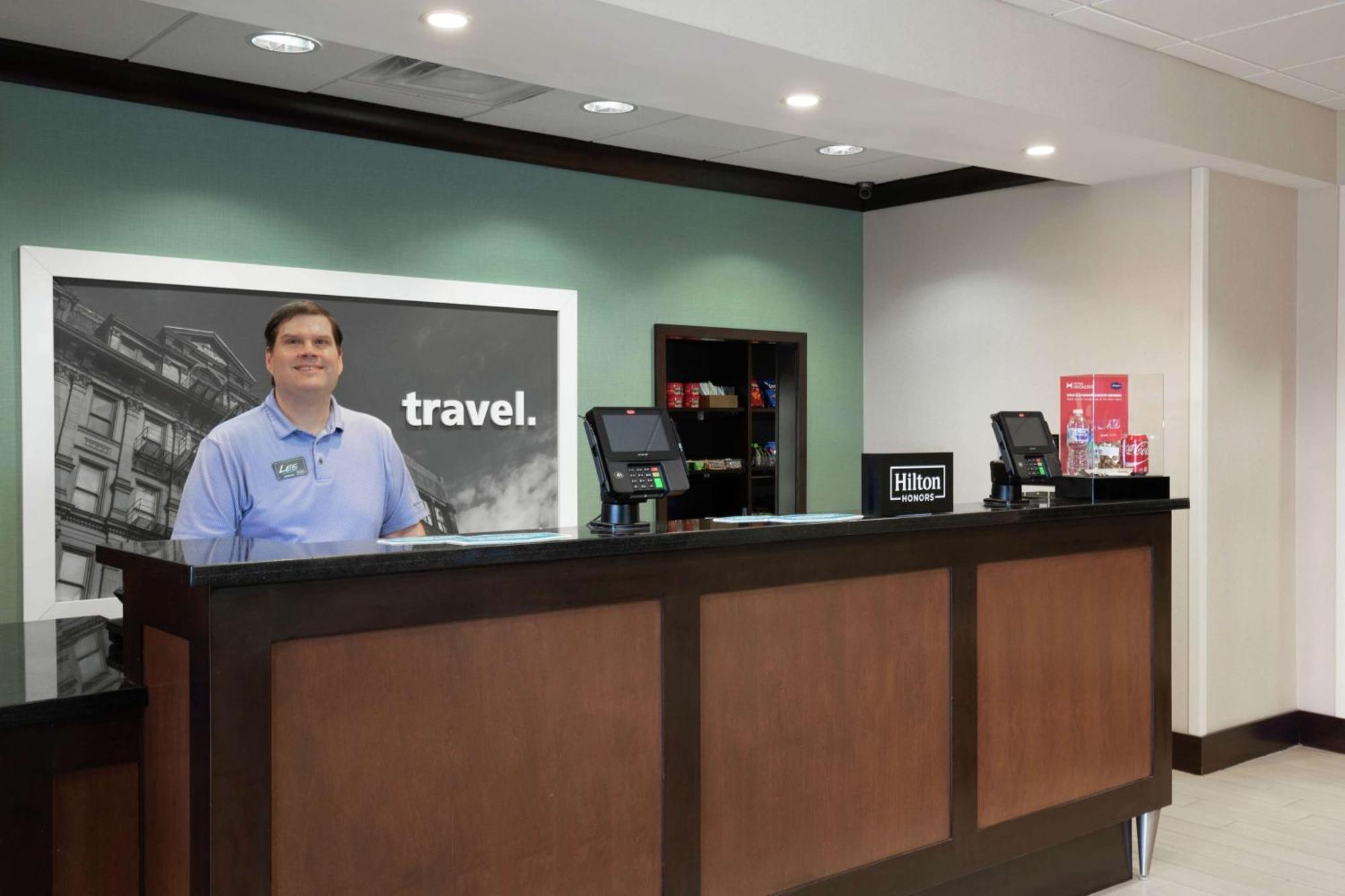 Hampton Inn & Suites Wheeling - The Highlands Triadelphia Exterior photo